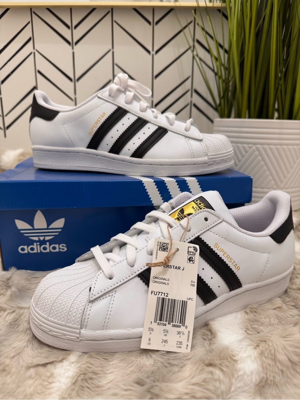 Adidas Superstar J White Black Gold Sneakers Size 6 NWT FU7712